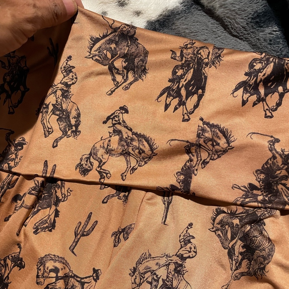 NWOT AVERY apparel duster skirt brown with cowboys